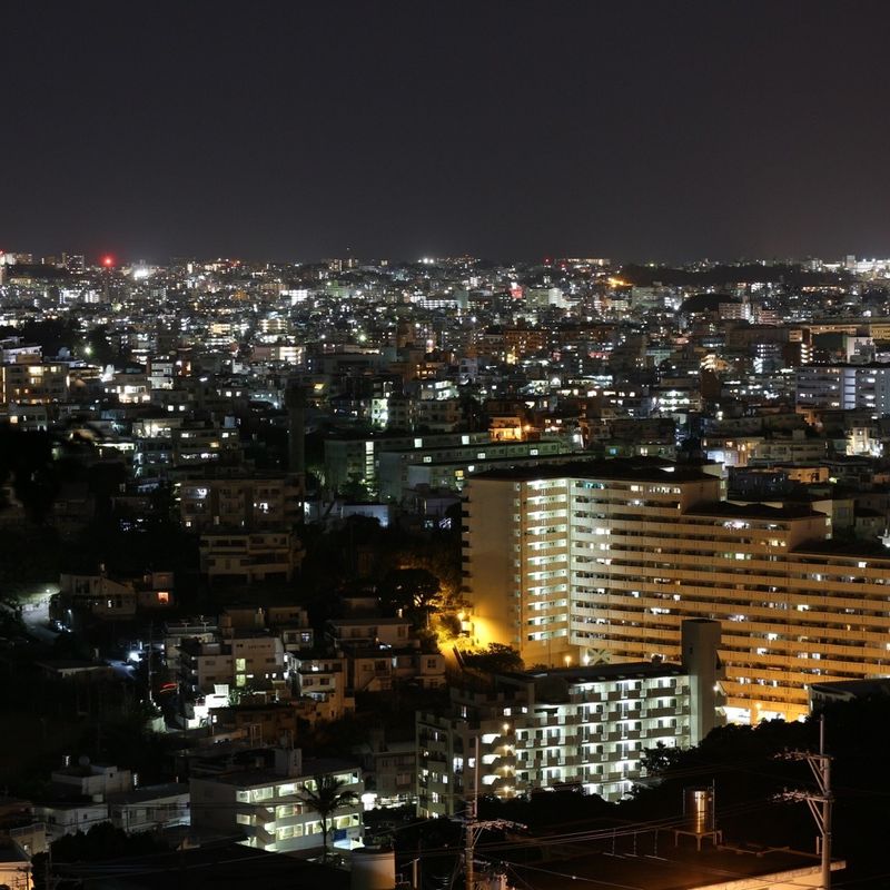 shurijo在晚上和那霸市夜景,冲绳岛