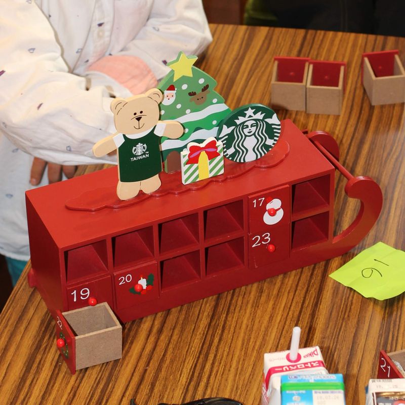 Christmas In Japan The Advent Calendar City Cost