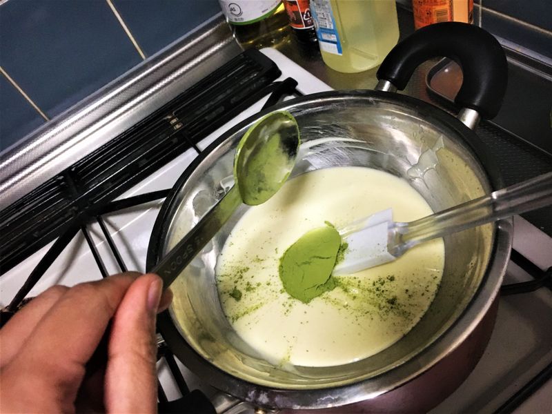 Making Shizuoka Matcha-Flavored Chocolates photo