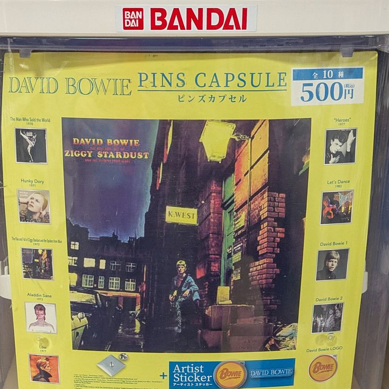 An only in Japan. David Bowie collectible photo