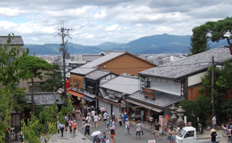 Top 5 shopping streets in Japan photo