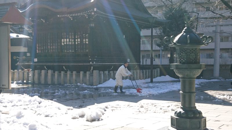 Snow Removal Tokyo Style or The Case of the Missing Snowmen photo