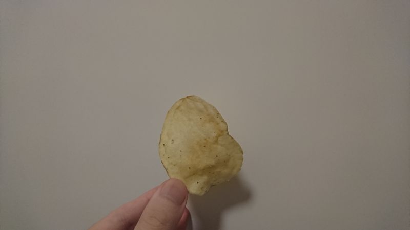 A Roasted Seaweed, Soy sauce and EEL Potato Chip photo