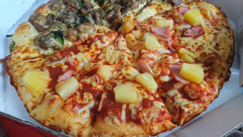 Getting Pineapples on Pizzas in Japan photo