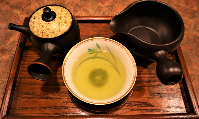 萬歳公重の「東京で出会う 心ときめく静岡茶」vol.10 「月光」の“極上のお餅とともにこだわりの日本茶を” photo