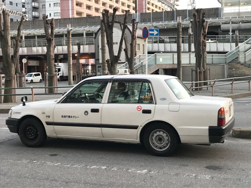 Bagaimana cara memanggil taksi di Jepang? photo