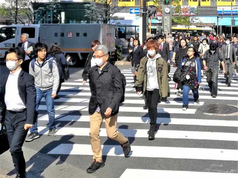 Masyarakat bertopeng Jepang photo