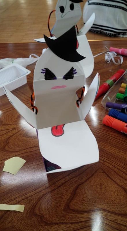 Ghost trick-or-treat box tutorial photo