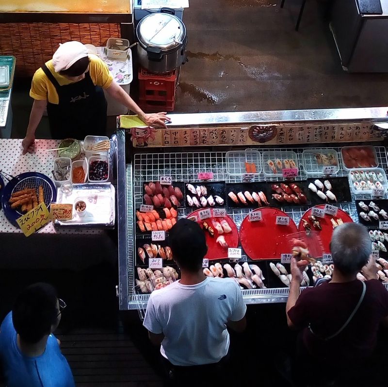 新鮮な寿司を唐人市場で photo