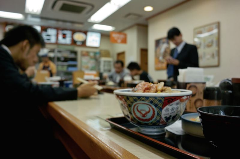 How much does fast food in Japan cost? photo
