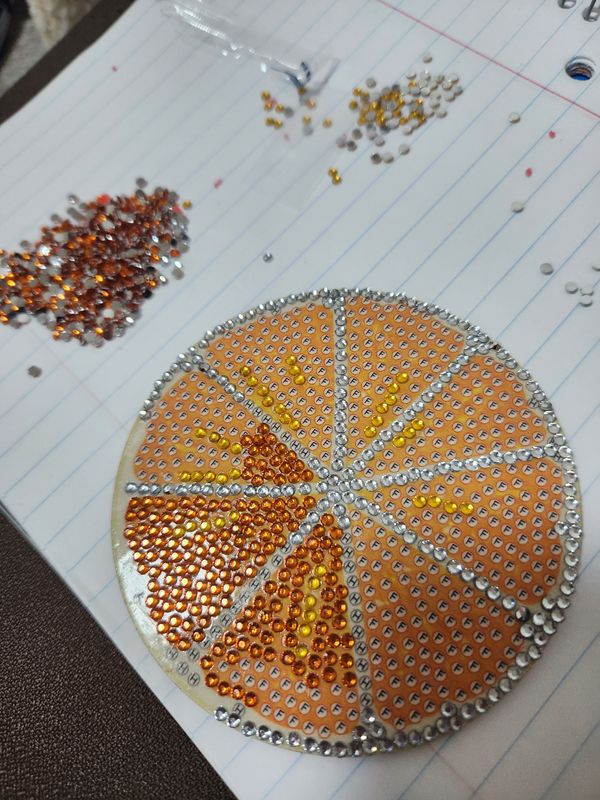 Inexpensive granny hobbies for life in Japan: diamond art photo