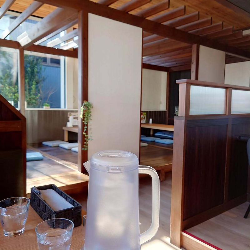 Things I love about life in Japan: water on the table photo