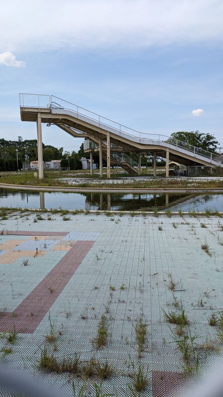 Mottainai Japan: Abandoned pools photo