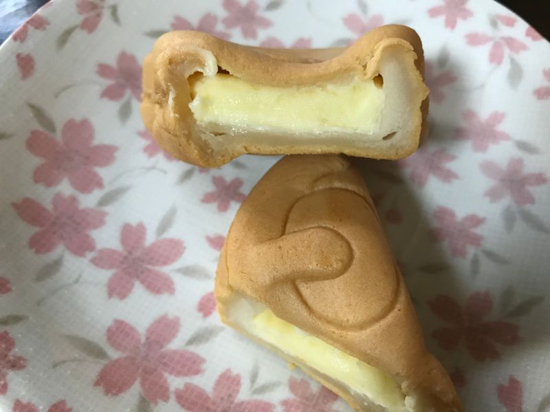 Limited time only Rilakkuma filled pastry photo