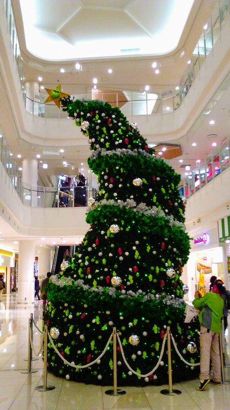 The Grinch Christmas Tree for the Scrooge of Japan's shopping malls photo