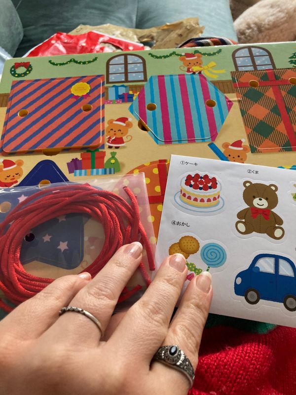 ของขวัญจากซานต้าที่โรงเรียนอนุบาล photo