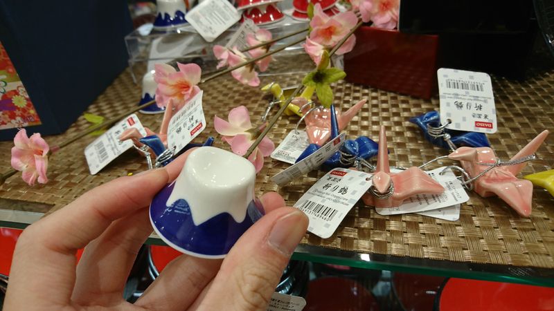 Best 100 yen Souvenirs To Bring Home from Japan photo