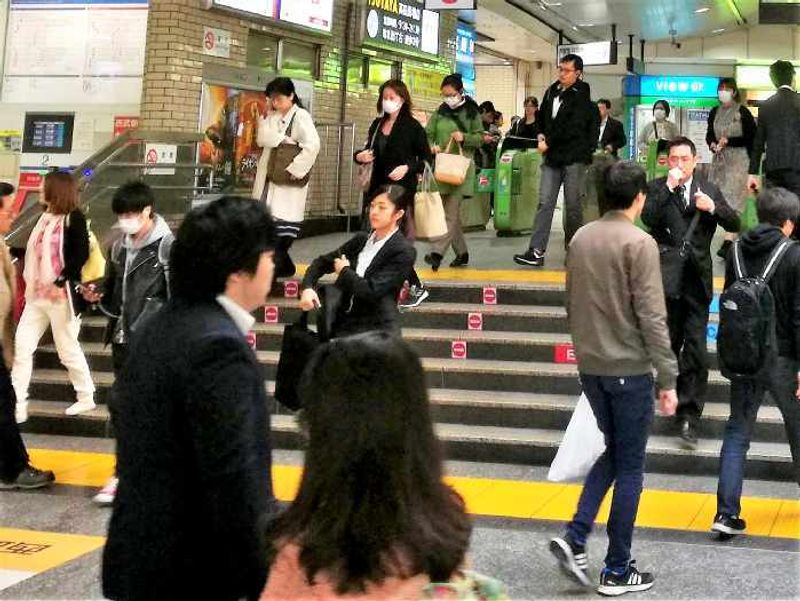 Masyarakat bertopeng Jepang photo