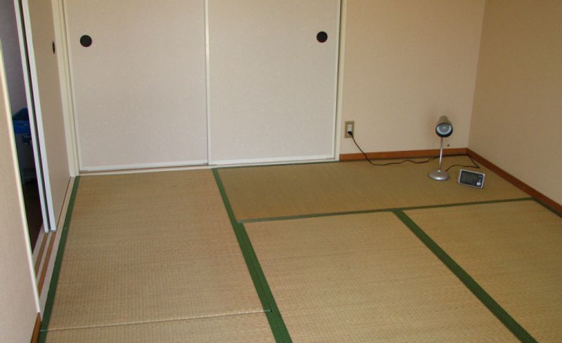 The Cost of Furnishing an Empty Apartment in Japan photo