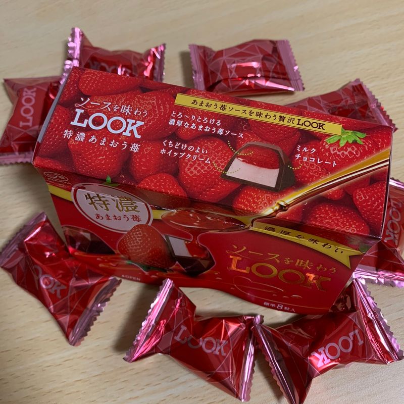 Fujiya LOOK Chocolate - Strawberry Sauce  photo