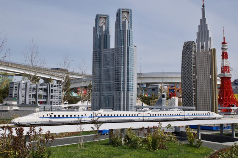 Combien ça coûte de voyager de Tokyo à Legoland au Japon? photo