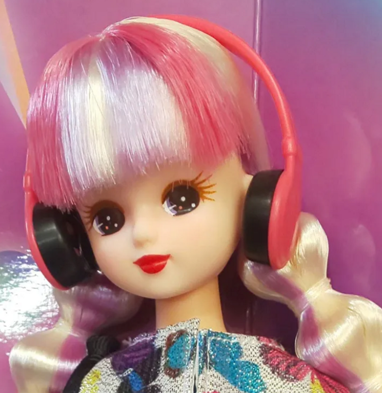 Another day for headphones photo