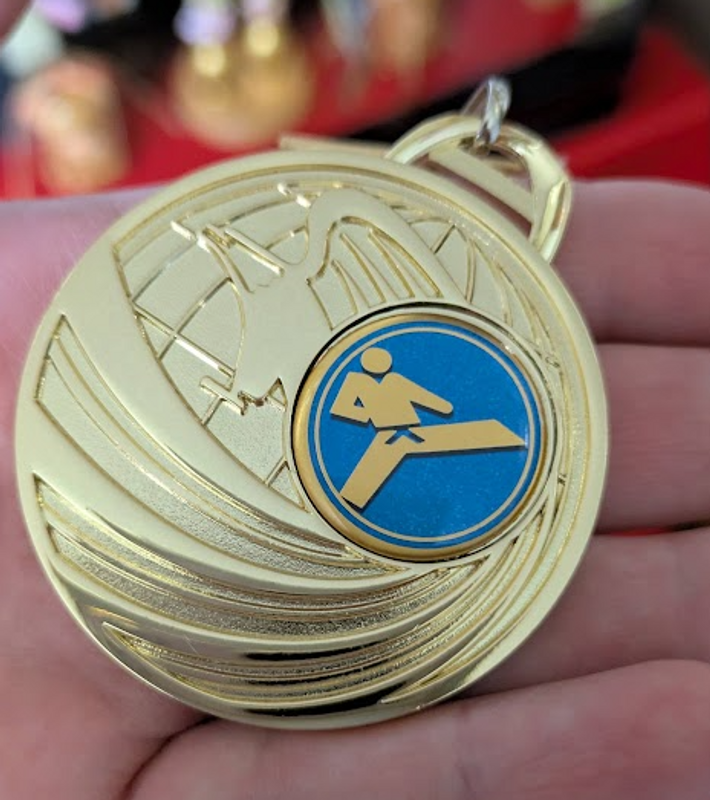 Japanese sport commentary, "medal rush" photo