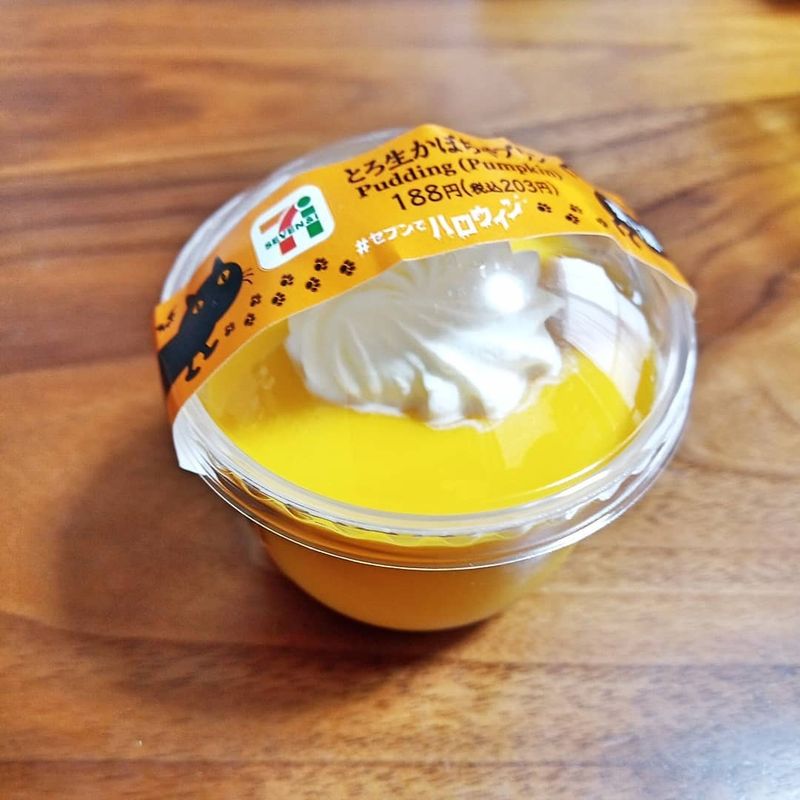 Halloween in Japan: 7-11's Pumpkin Pudding  photo