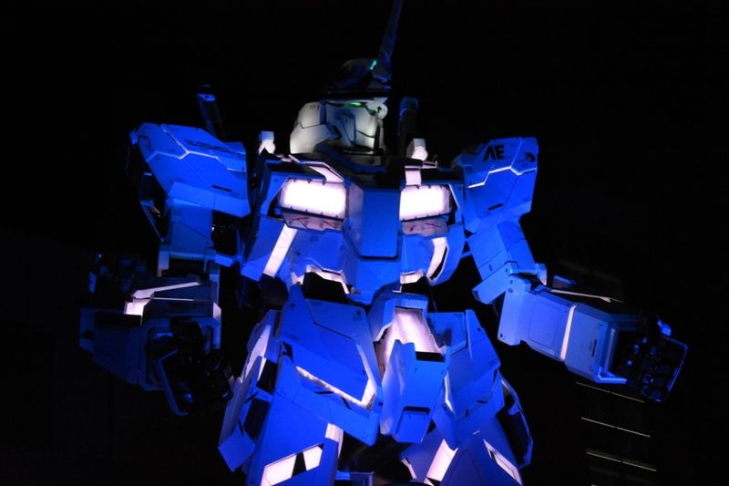 Gundam Unicorn statue unveiled in Odaiba, Tokyo photo