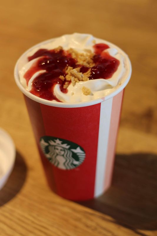 Starbucks Christmas Strawberry Cake Milk  photo