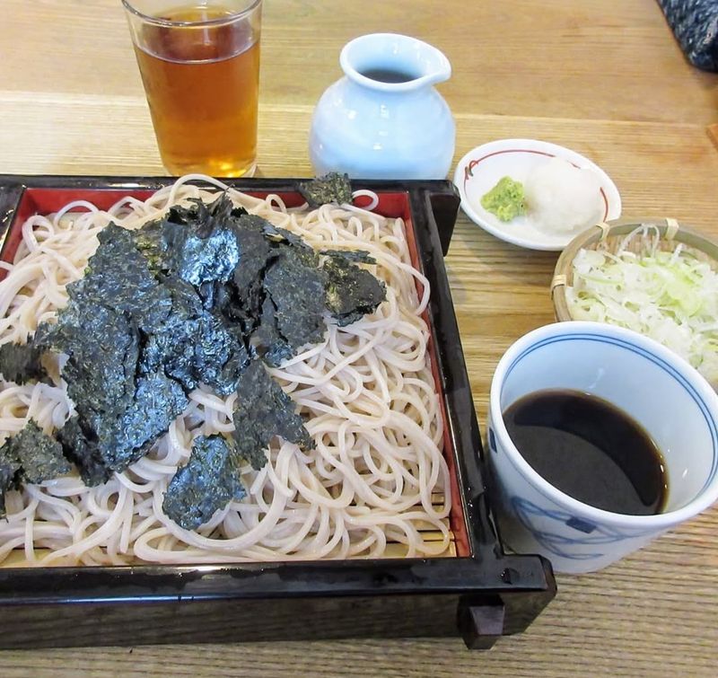 Lunchbreak bonds and workplace culture in Japan photo