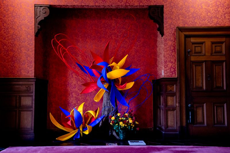 Artist Shogo Kariyazaki brings flower power to Kyu-Iwasaki-tei Gardens photo