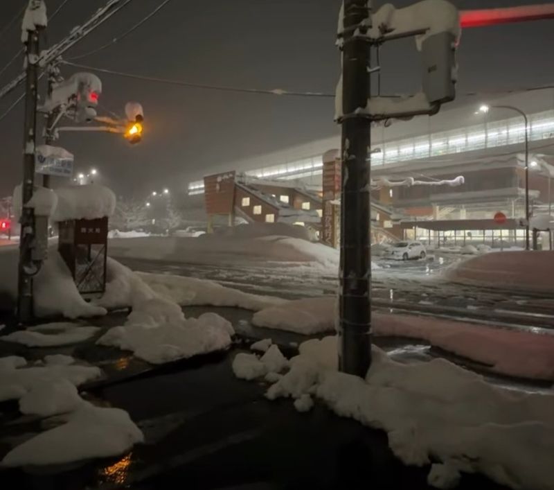 What it's like to live in a heavy snow area photo