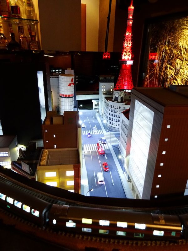Tokyo model-railway bar reveals all-new counter diorama photo