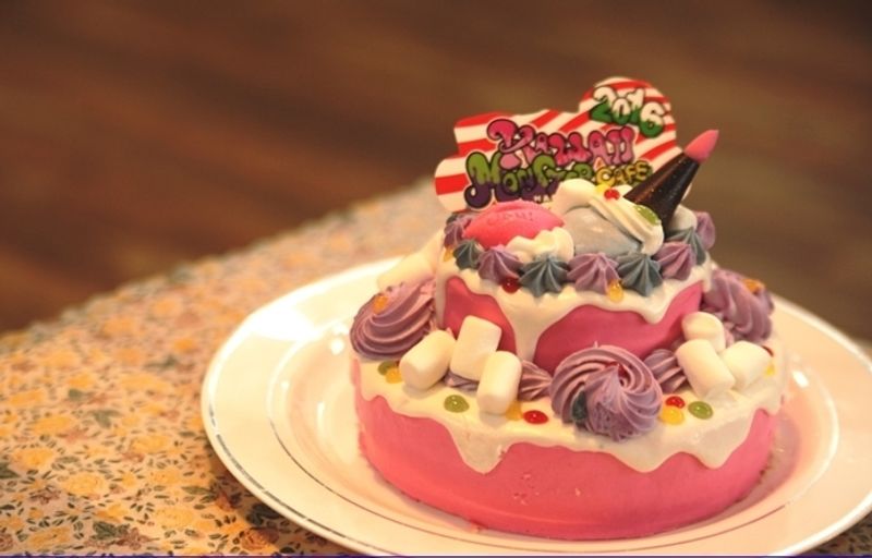 KAWAII MONSTER CAFE has made a Christmas cake. And it's cute! photo