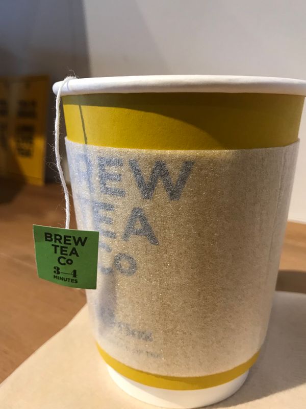 伝統と現代：2つの異なる紅茶の中の東京の本質 photo