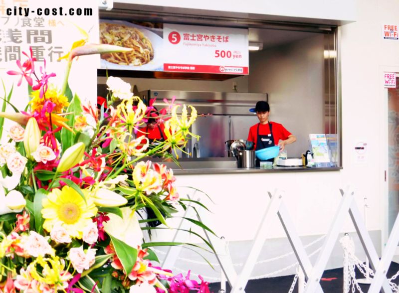 Akihabara&#39;s B-1 Grand Prix Shokudo: Обладающий призом региональный Grub photo