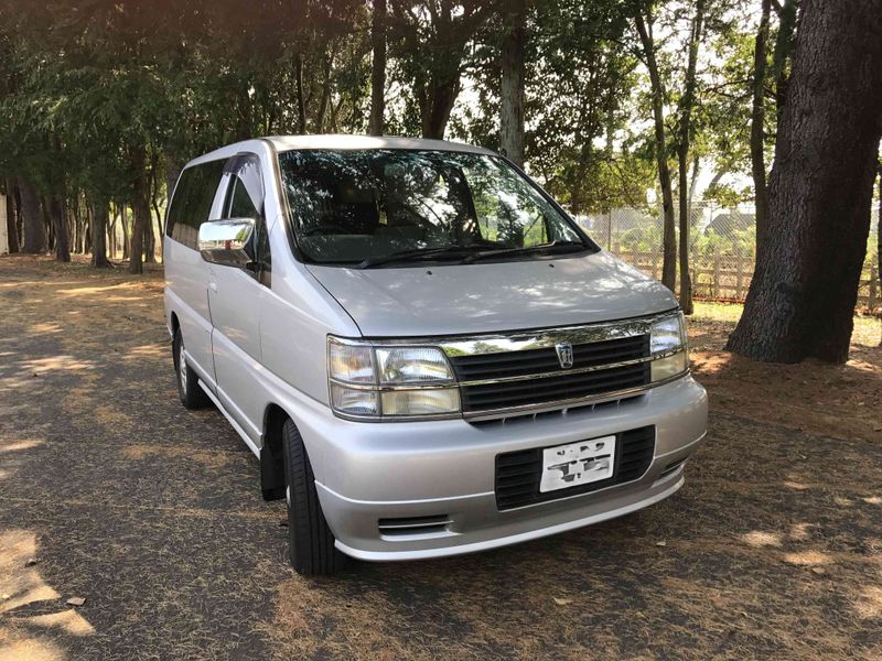 I miss my Nissan El Grand... photo