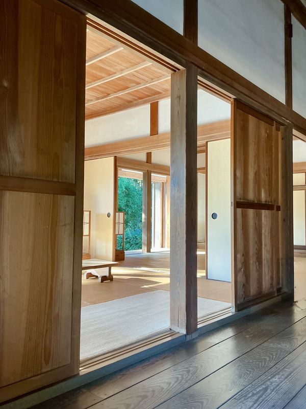 Tachibana Akira on Poor Japan, trapped in aging housing photo
