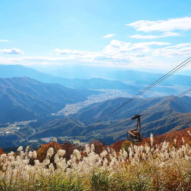 An autumn trip up Hakkaisan Ropeway [SPOT REPORT] photo