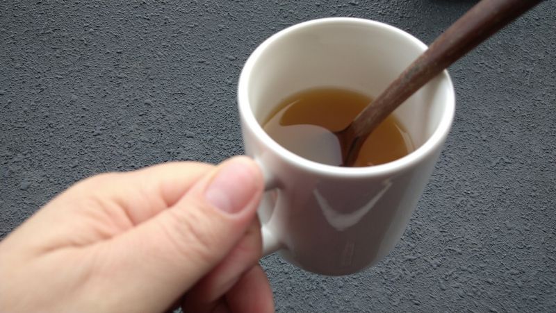 인후통을위한 뜨거운 카린과 꿀 음료 photo