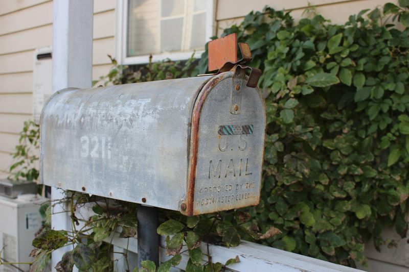 Commemorating the world's first postal delivery photo
