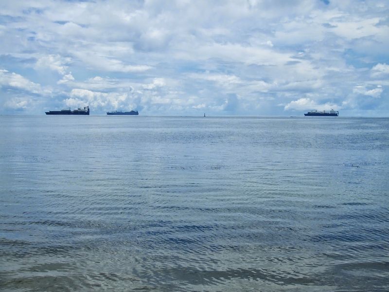 The Maritime hotline number, 118 photo