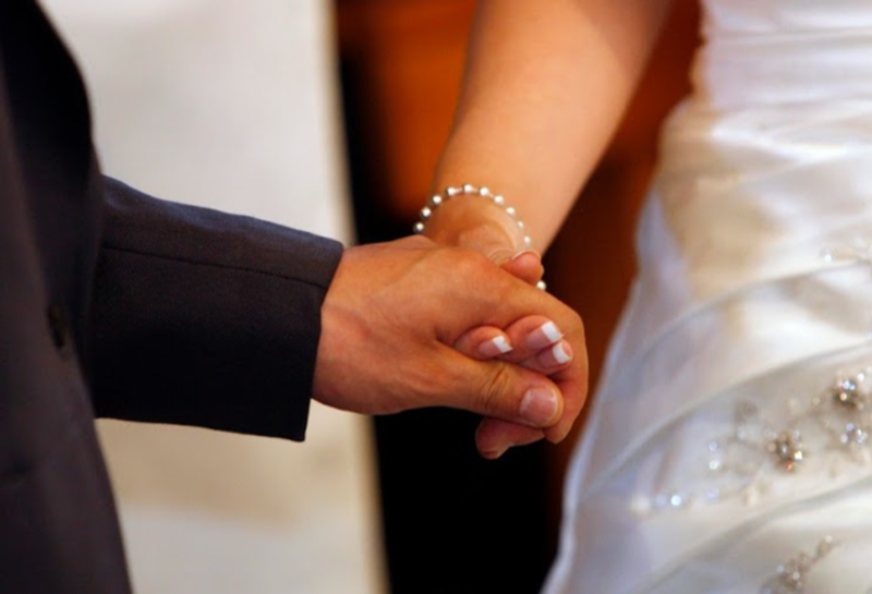 A day for "good" husbands and wives photo