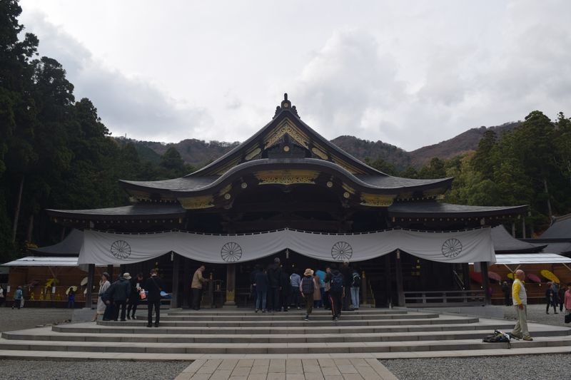 The beauty of Yahiko Shrine photo