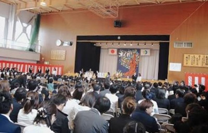 How to survive school meetings in Japan  photo