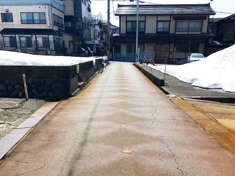 Things I'm grateful for during winter in Japan: road sprinklers photo