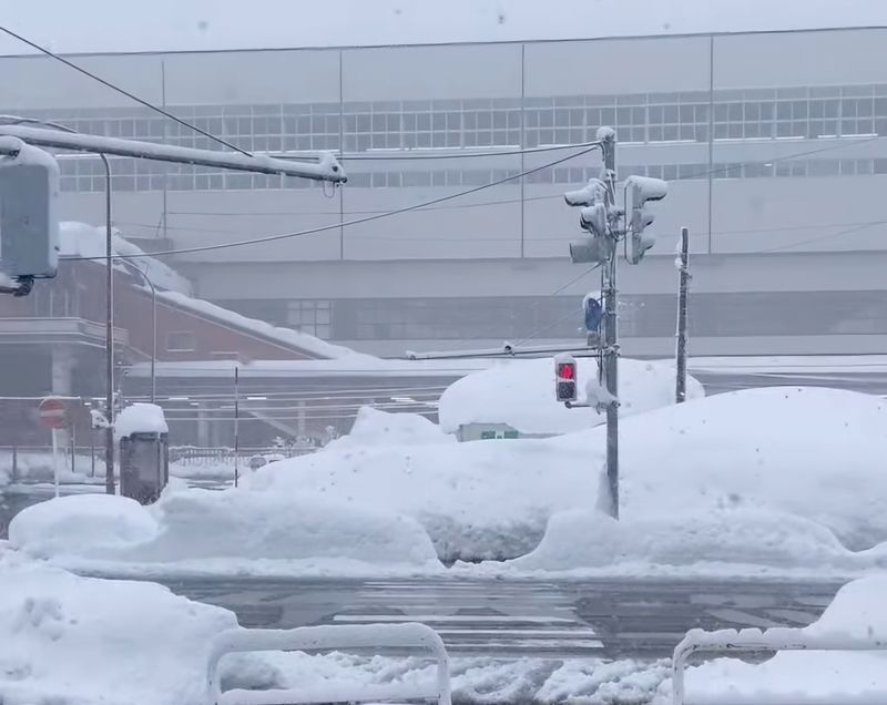 Record snows in much of the country photo