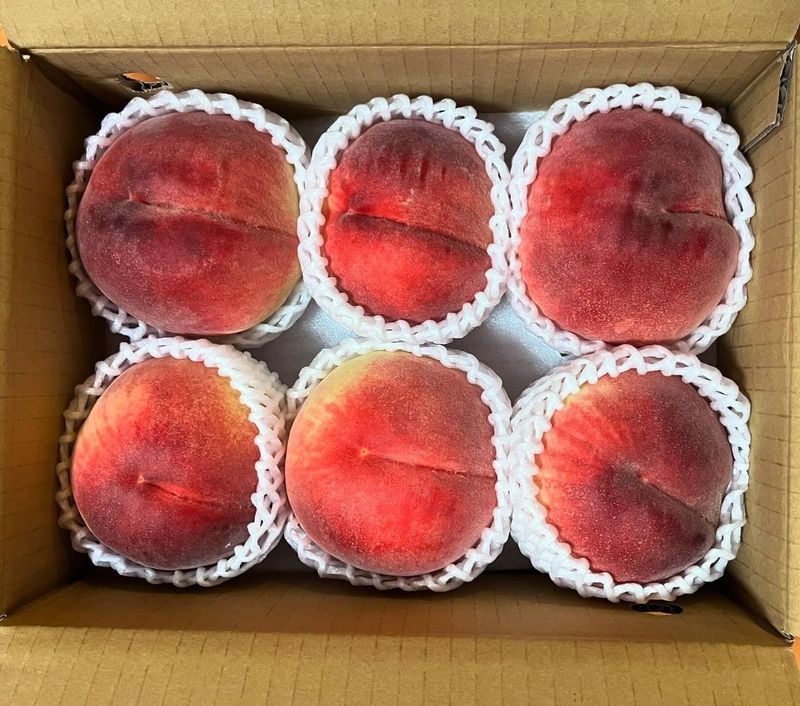 Things I love about summer in Japan: peaches photo