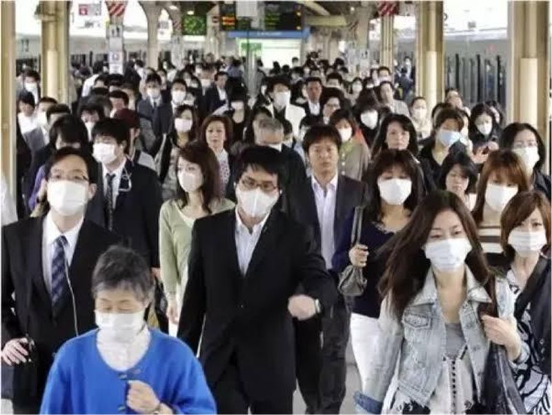 Why colds get spread out in Japan easily (I think) photo